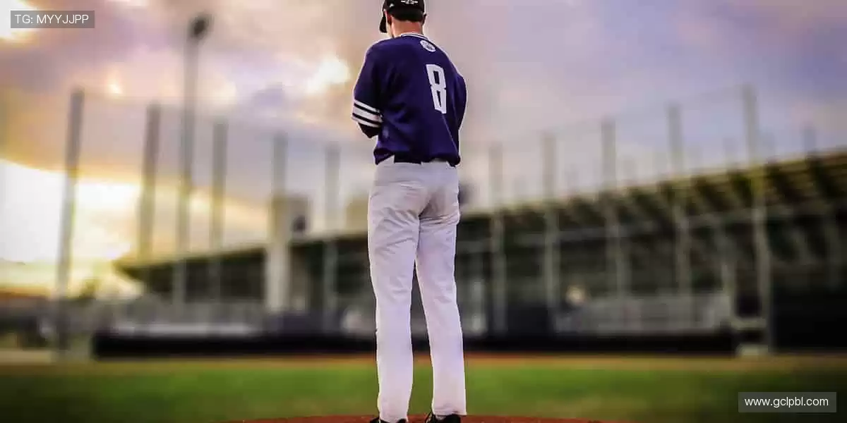 🎥专业解说，带你看透赛场背后的战术密码！🎙️